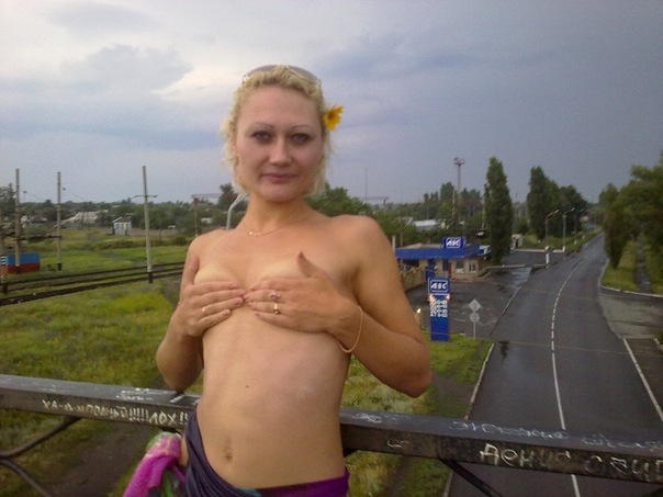 Ministrul regiunii separatiste Luhansk a pozat nud și cu alcool