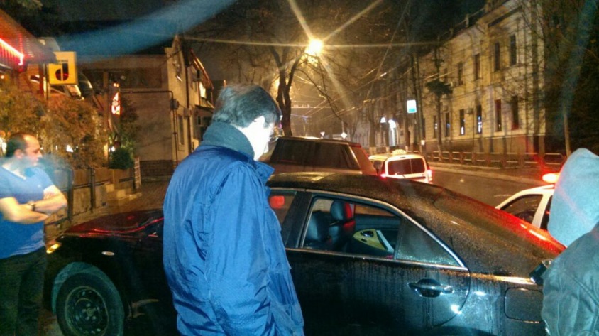 Mașina lui Dorin Chirtoacă, vandalizată chiar în centrul capitalei