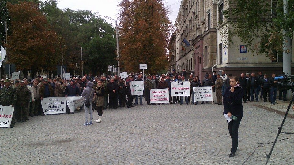 Premieră pentru Moldova: vânătorii au ieşit în stradă