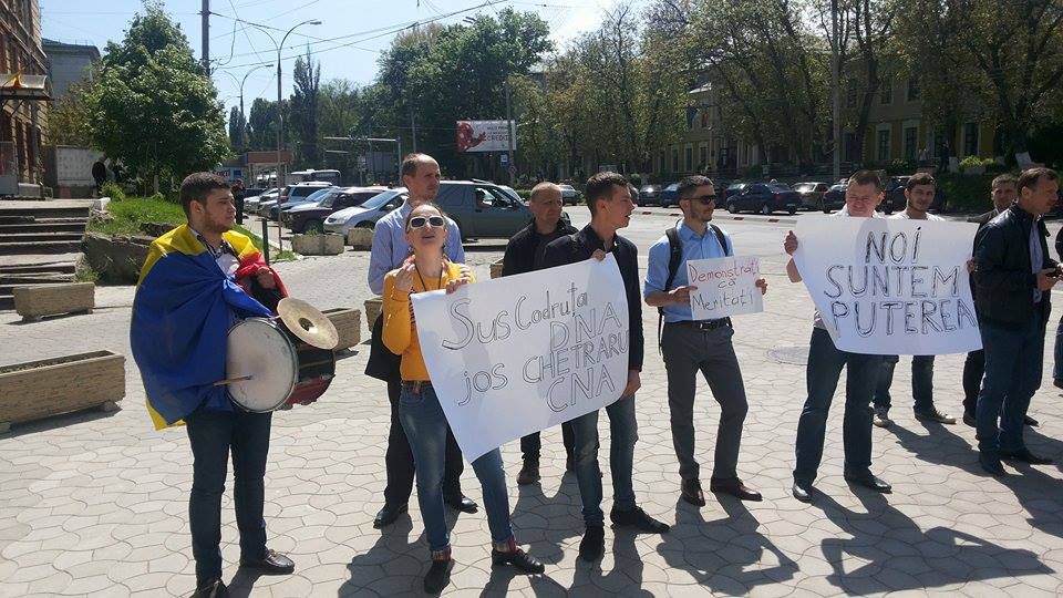 У здания НЦБК состоялся митинг в поддержку ареста Шора