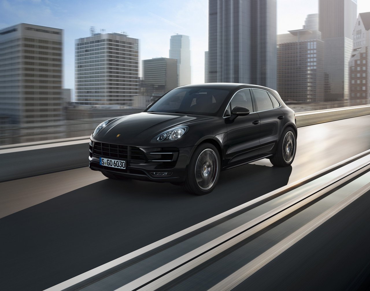 Зарегистрировано первое ДТП с новым Porsche Macan