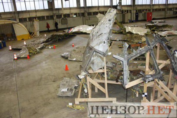 В Нидерландах показали фрагменты ракеты, сбившей Боинг-777
