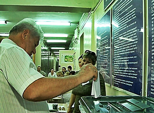Liderul comunistilor Vladimir Voronin a votat