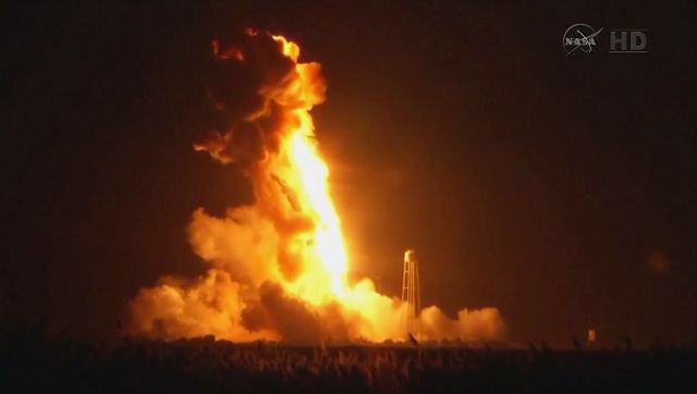 В NASA пока не знают, что стало причиной взрыва ракеты Antares на старте