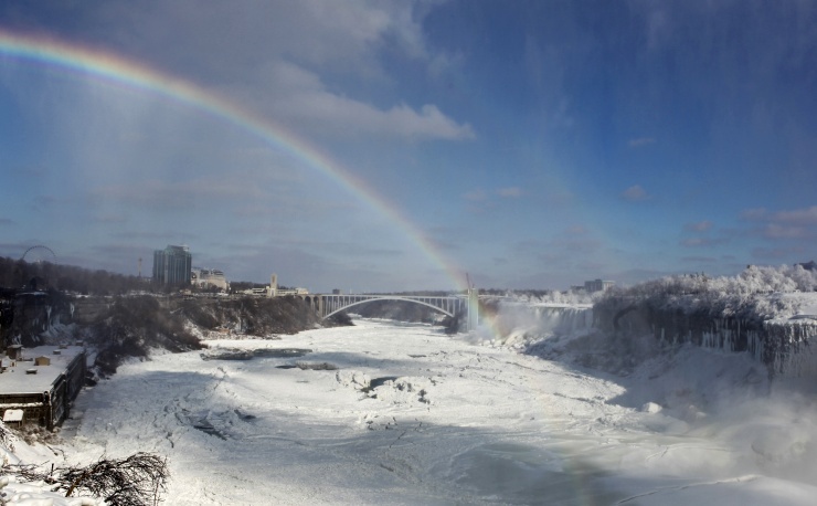 Ниагарский водопад замерз впервые за сто лет