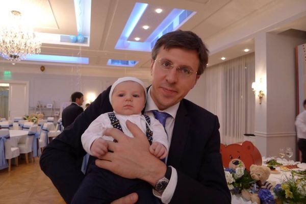 Cum a fost surprins Dorin Chirtoaca la botezul nepotului sau