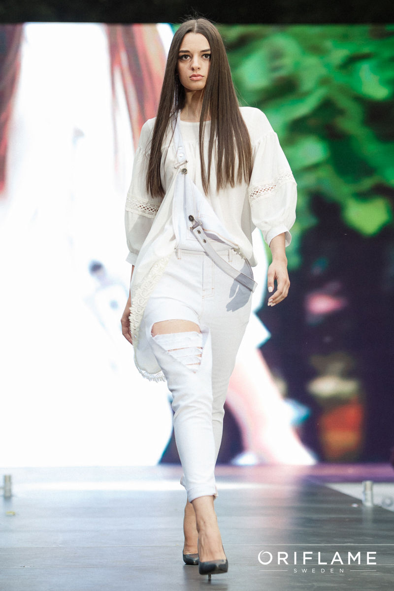 Компания Oriflame организовала первое fashion-show под открытым небом Wonder fashion night