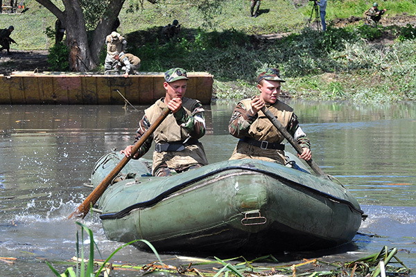 Национальная армия провела учения по форсированию водных преград