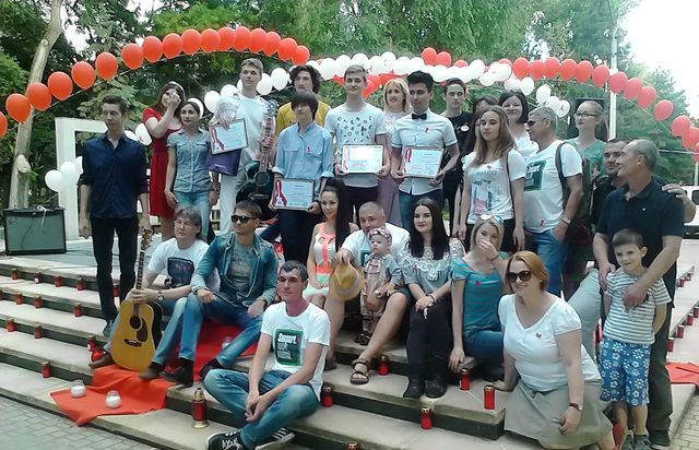 Юные гитаристы выступили против СПИДа и наркотиков