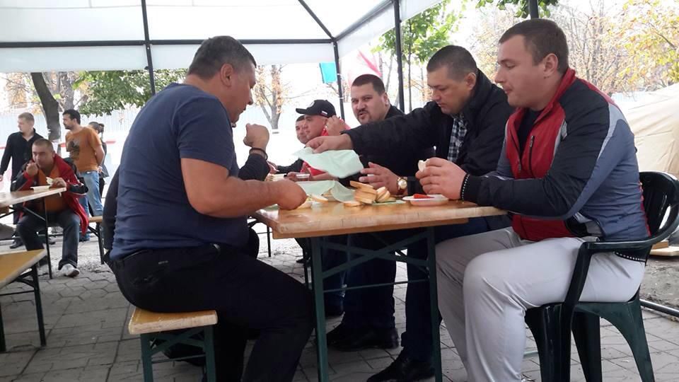 Городок Победы пережил вторую ночь