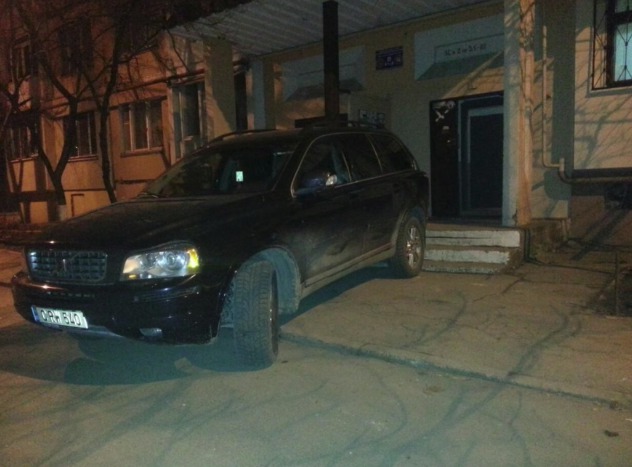 "Domnilor", iată aşa se parchează în sectorul Ciocana
