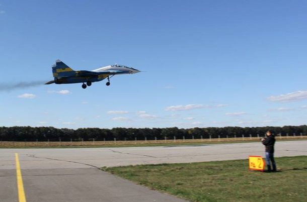 Самолеты ВВС Украины посадили вдоль трассы Киев-Одесса