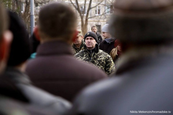 В Киеве проводили в армию мобилизованных солдат