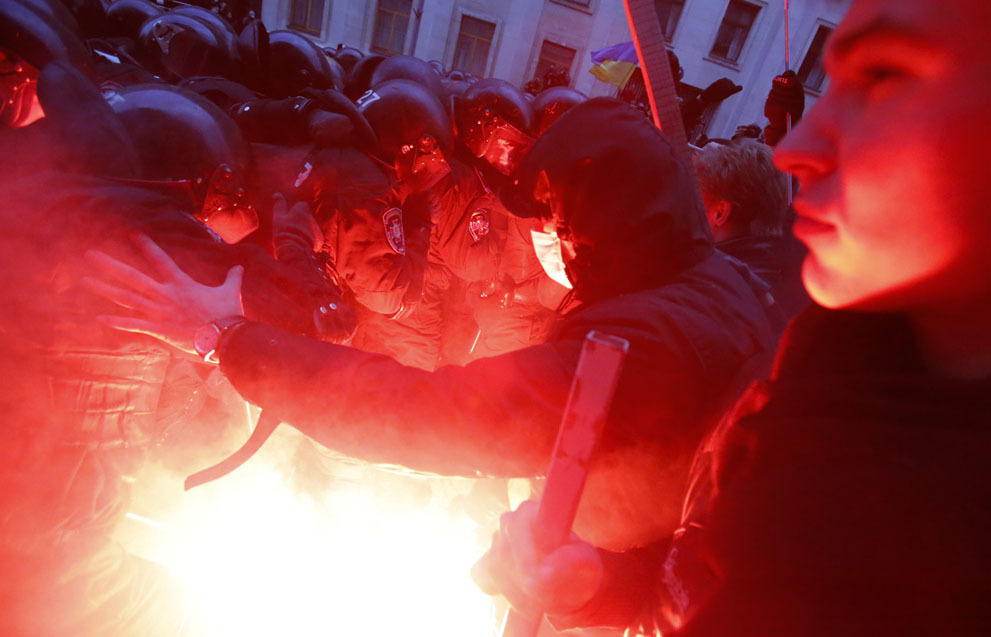 Впечатляющие кадры украинских протестов