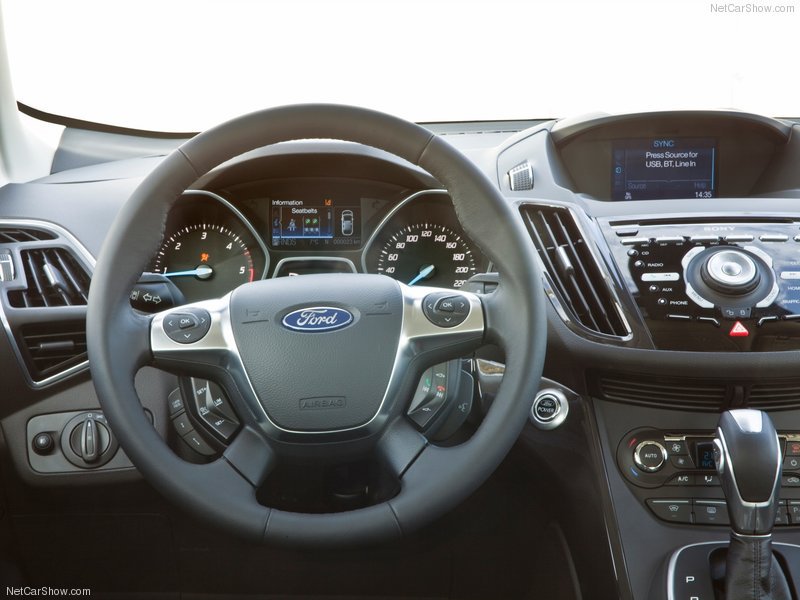 Новые выгодные условия на покупку стильного и практичного смарт-кроссовера Ford Kuga