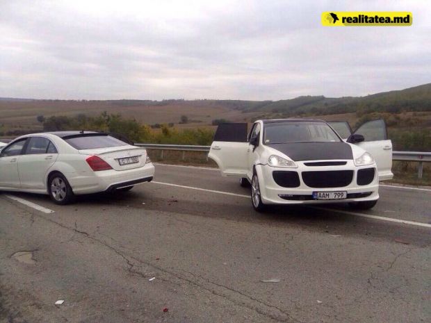 ДТП класса "люкс: Mersedes столкнулся с Porsche