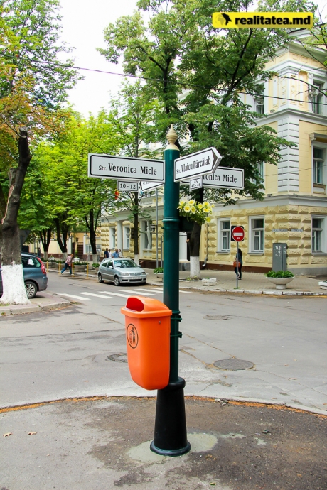 В Кишиневе появился еще один уличный указатель