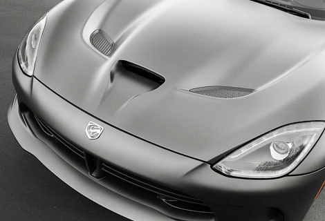 SRT выпустит 50 «анодированных» суперкаров Viper