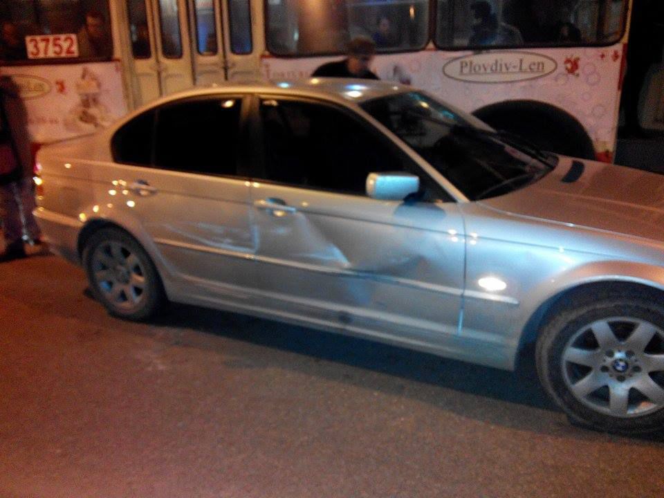 Accident în Capitală, cu implicarea unui microbuz de linie