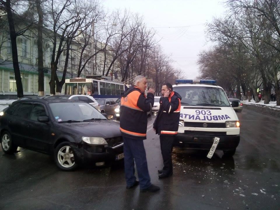 В Кишиневе произошло ДТП с участием машины скорой помощи