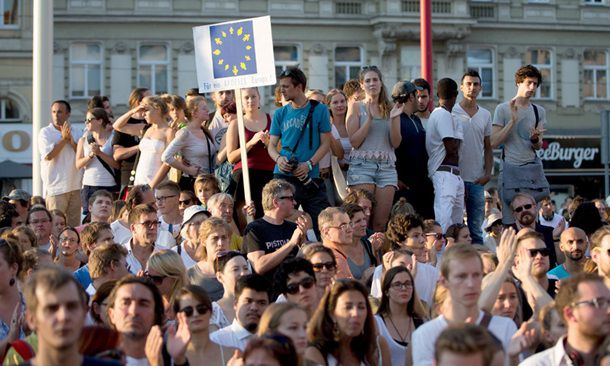 В Вене прошла многотысячная акция в поддержку мигрантов