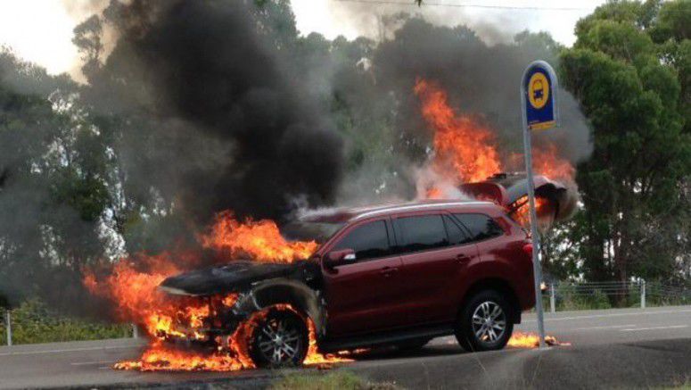 Внедорожник Ford Everest сгорел во время тест-драйва