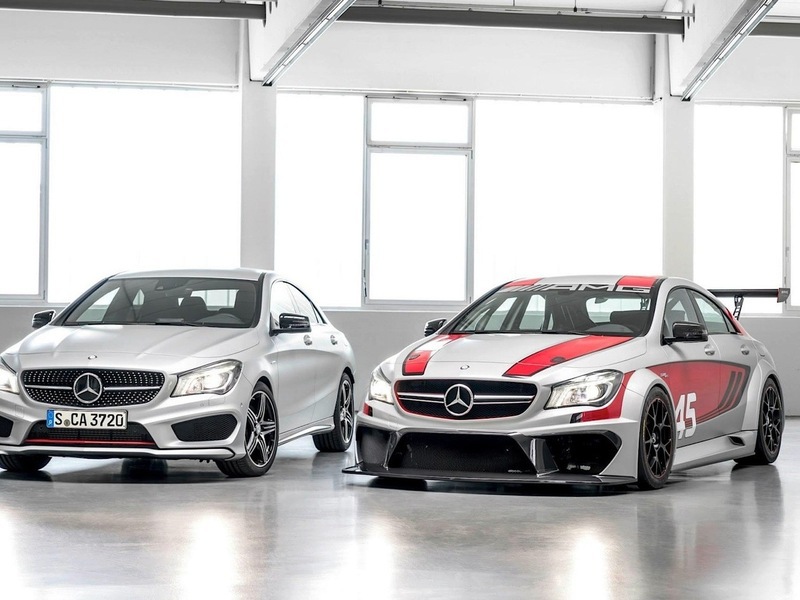 Самый маленький седан Mercedes превратили в гоночный болид