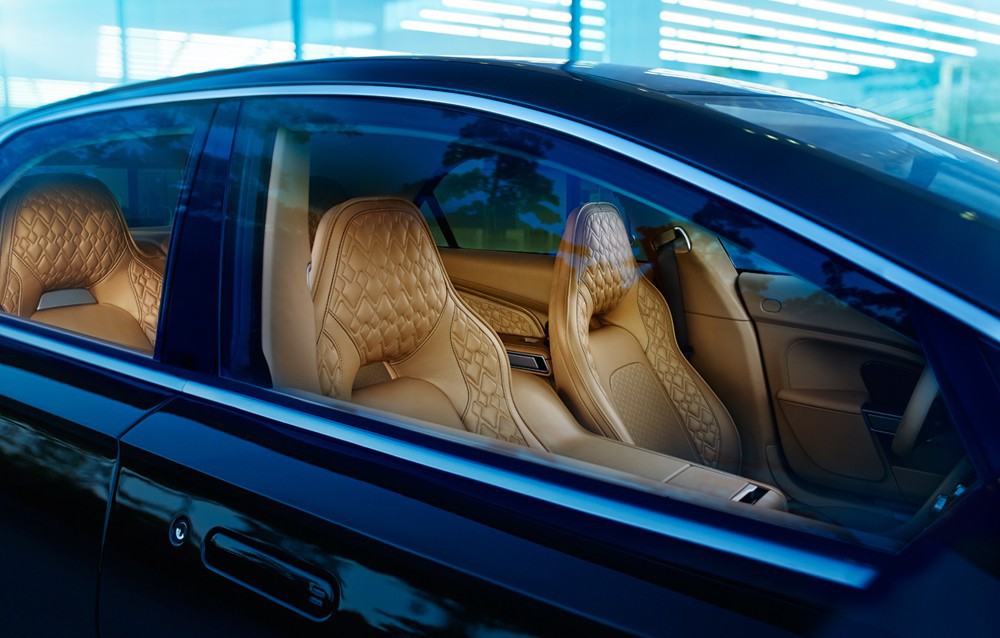 Рассекречен суперроскошный британский седан Aston Martin Lagonda