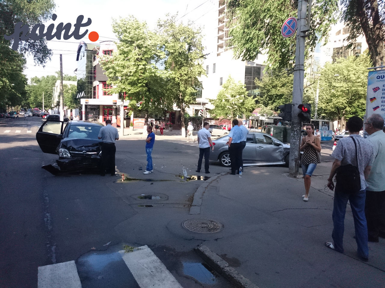 В результате аварии в центре Кишинева женщина получила травмы
