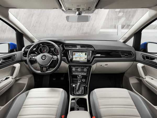 Новый семейный Volkswagen получил дизайн от Passat