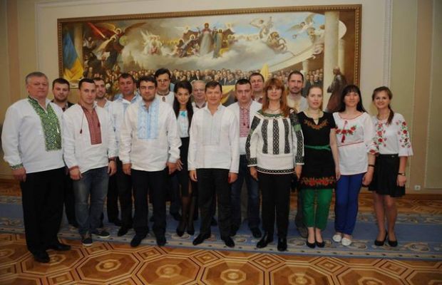 Депутаты Рады пришли сегодня на работу в вышиванках