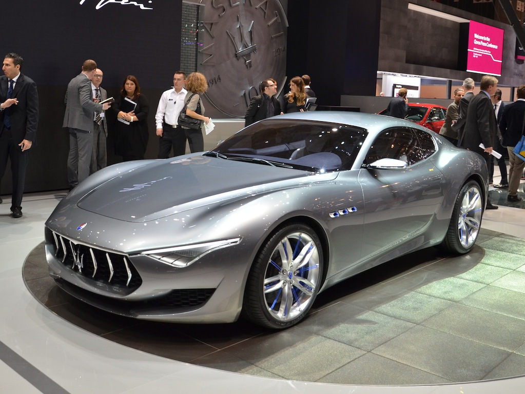 Maserati показала в Женеве конкурента Jaguar F-Type