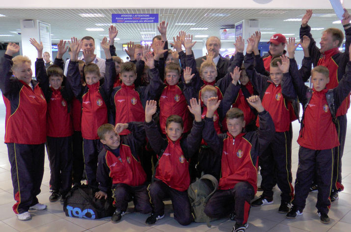 20 de copii cu nevoi speciale din Moldova îi vor vedea pe Messi și Suarez în Supercupa Europei
