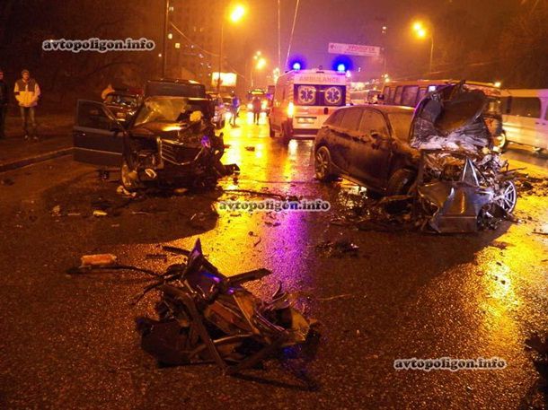 В Киеве разбились Porsche Cayenne, два BMW и Mercedes