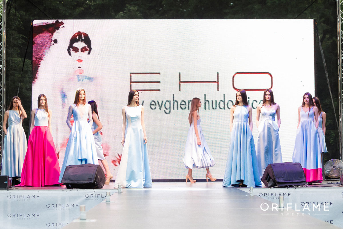 Компания Oriflame организовала первое fashion-show под открытым небом Wonder fashion night