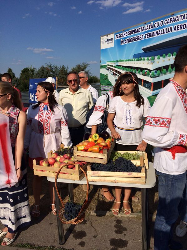 В аэропорту Кишинева Рогозина встретили протестами