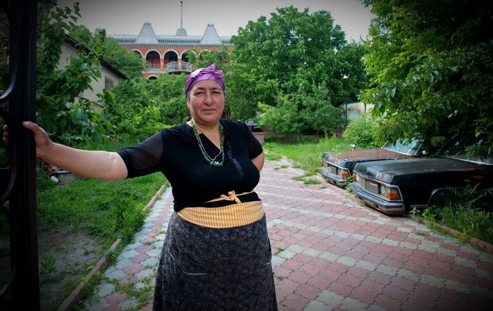 У цыганского барона во дворе стоит автомобиль, на котором ездил Юрий Андропов