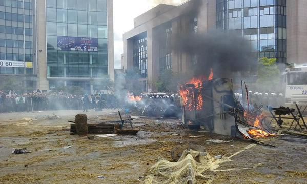 В Брюсселе протестуют более 6 тысяч фермеров