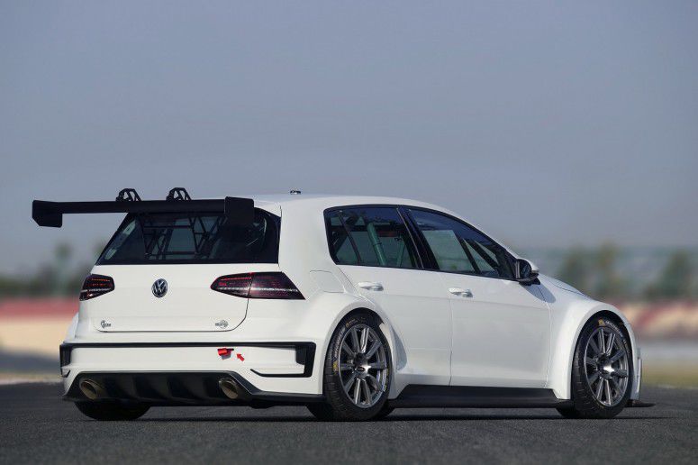 VW показал первый гоночный Golf TCR