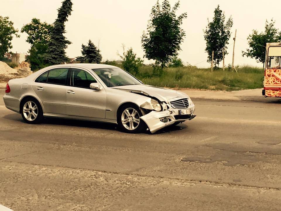 Accident cu implicarea a trei mașini pe traseul Chișinău - Ialoveni