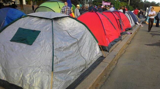 Митинг в Кишиневе: палаточный городок пережил первую ночь