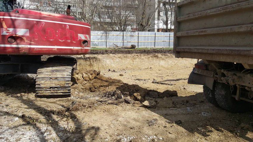 Застройщик на Яловенской не намерен прекращать незаконное строительство
