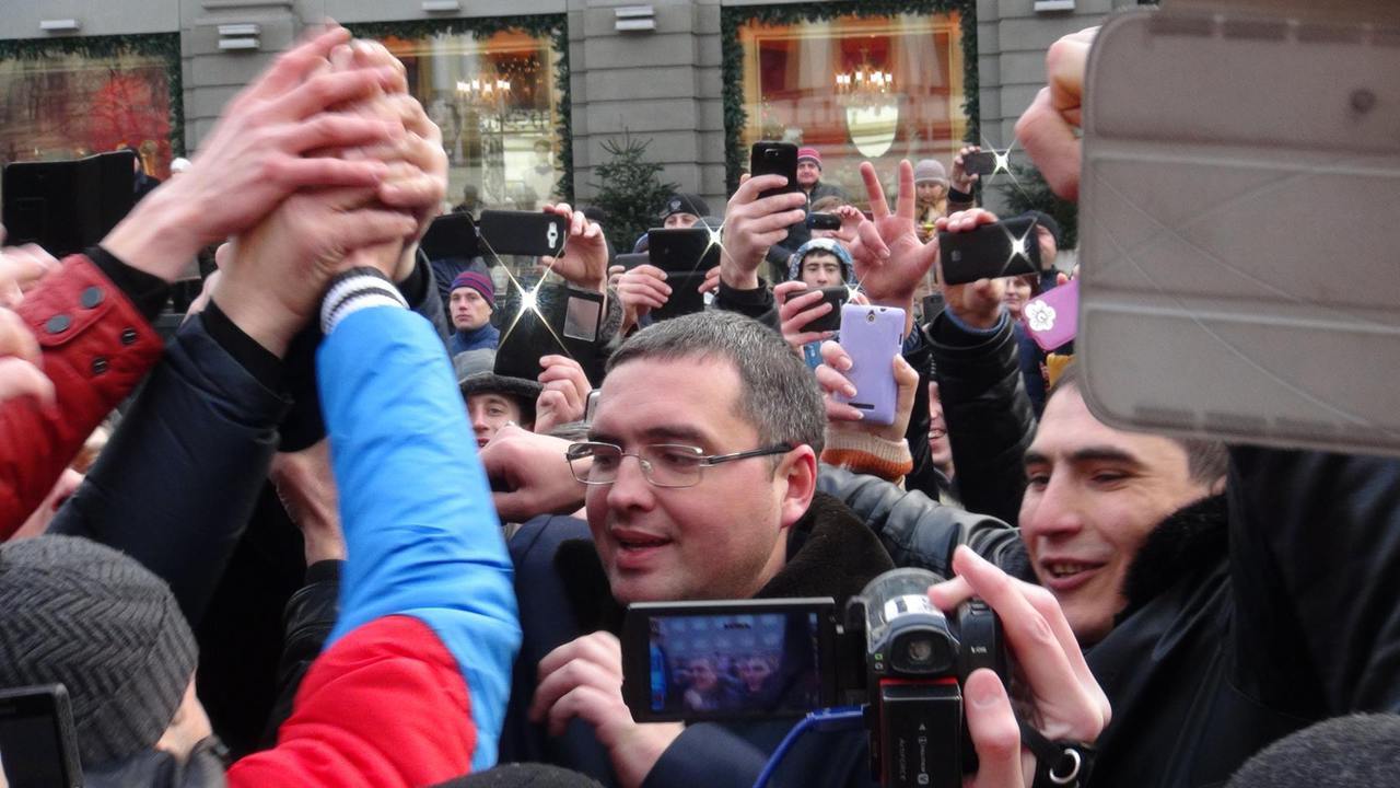 Usatii a votat la Moscova, aclamat de moldoveni