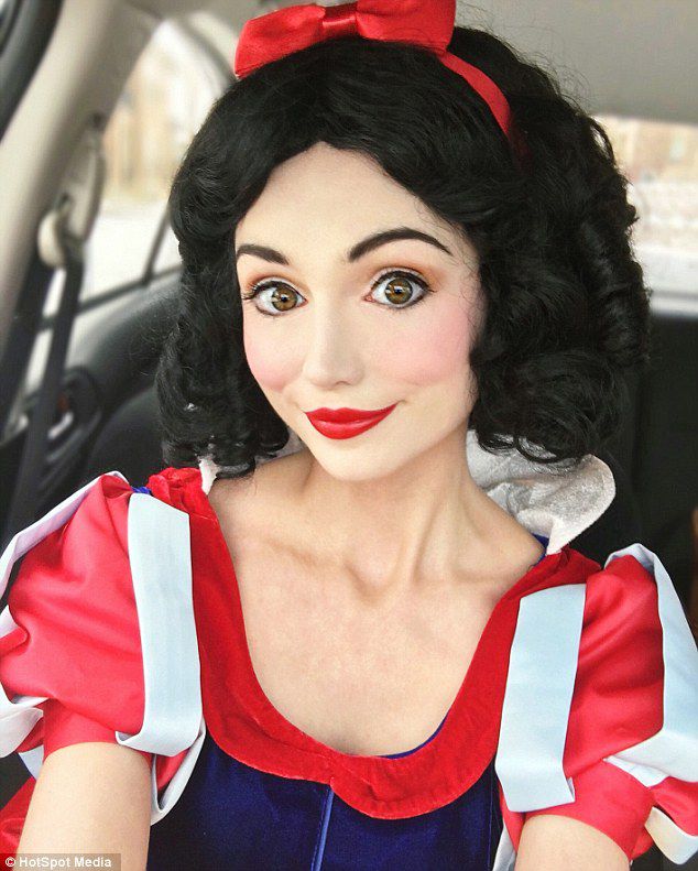 Девушка отдала $14 тысяч, чтобы быть похожей на принцессу Disney
