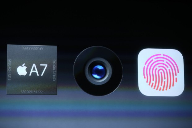 iPhone 5S, iPhone 5C - cum arată noile telefoane Apple. Tehnologia care îţi permite să deblochezi telefonul cu amprenta digitală