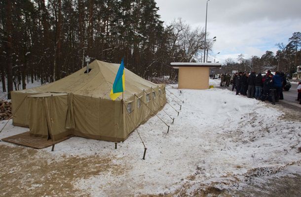 На въездах в Киев установлены блокпосты