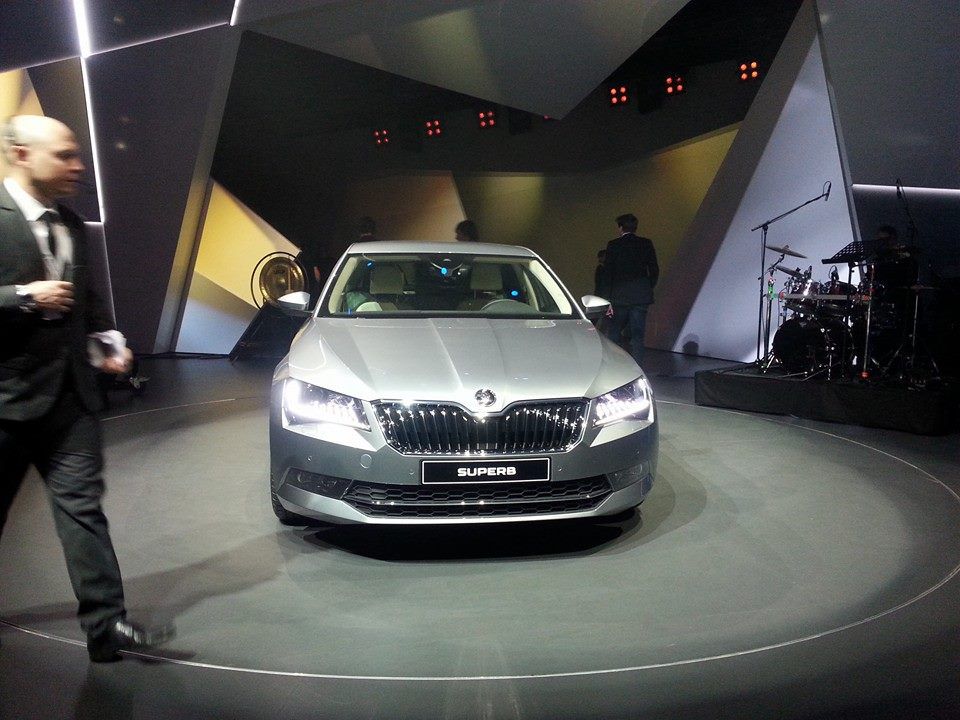Опубликованы первые фотографии новой Skoda Superb