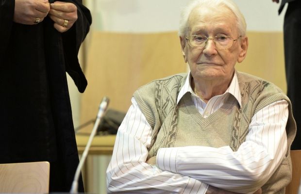 "Бухгалтер" Аушвица в суде признал вину перед убитыми: "Я морально причастен и прошу прощения"