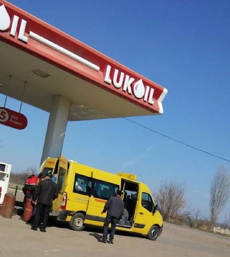 В Сороках школьный автобус перевозил баллоны с газом