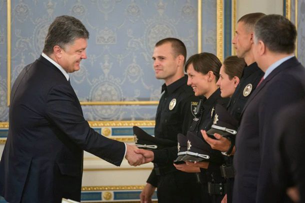 Порошенко подписал закон о полиции